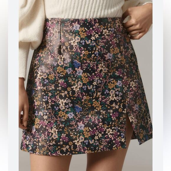 NWT Maeve Anthropologie Faux Leather Micro Mini Side Slit Floral Women’s Size 2 - Picture 1 of 8